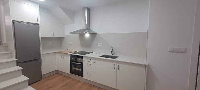Casas en venta y pisos alquiler - 1
