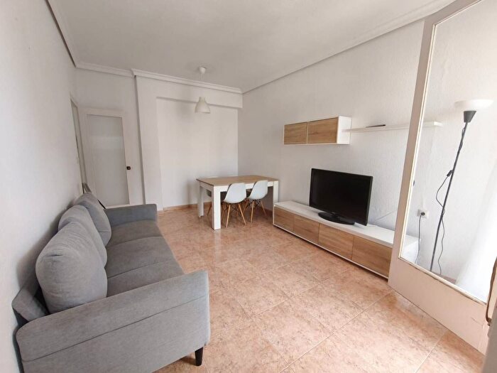 Casas en venta y pisos alquiler - 1