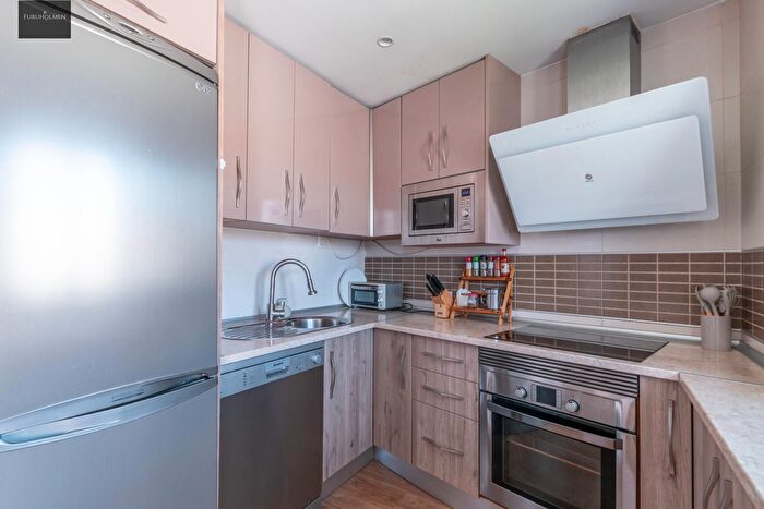 Casas en venta y pisos alquiler - 2