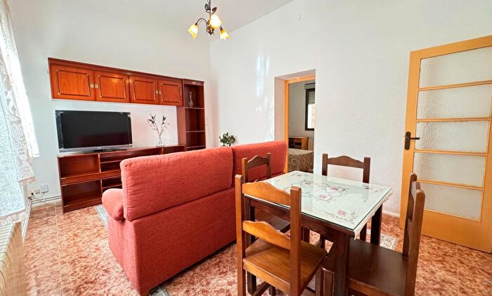 Casas en venta y pisos alquiler - 3