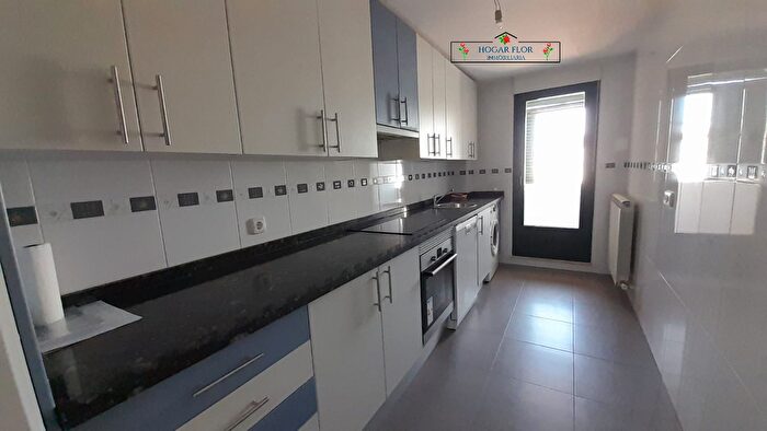Casas en venta y pisos alquiler - 3
