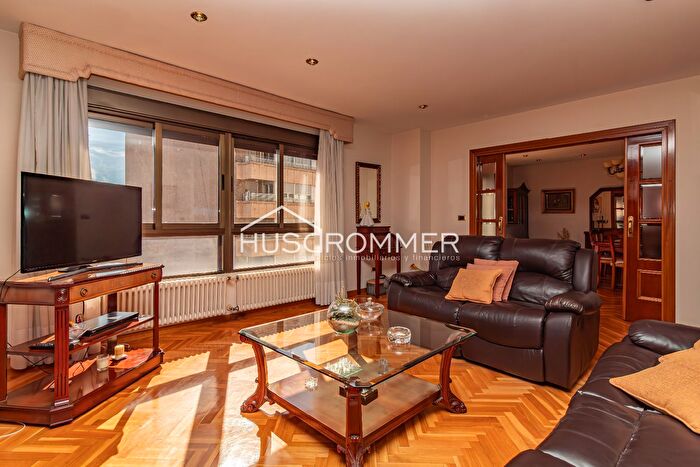 Casas en venta y pisos alquiler - 1