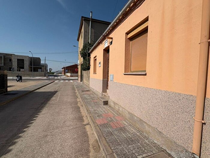 Casas en venta y pisos alquiler - 3