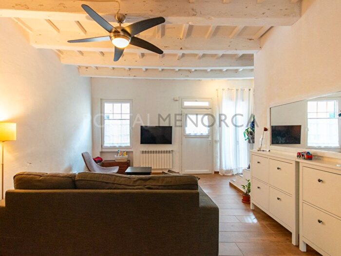 Casas en venta y pisos alquiler - 3