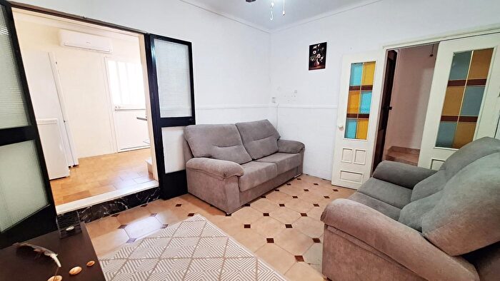Casas en venta y pisos alquiler - 2
