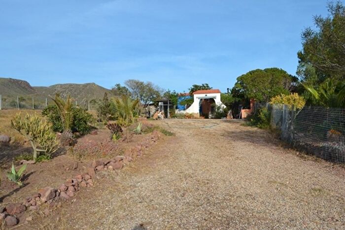 Casa en venta en Pozo de los Frailes Presillas Albaricoques, Níjar de 6 habitaciones
