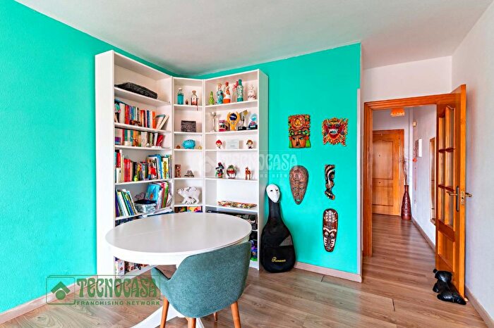 Casas en venta y pisos alquiler - 3