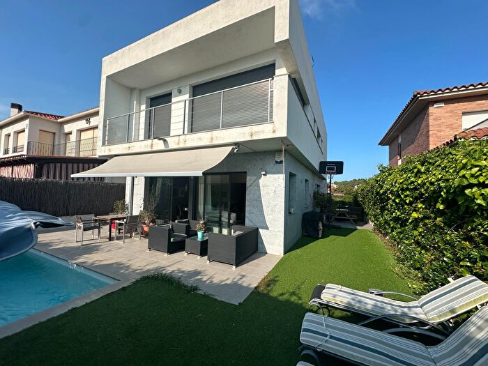Casa en venta en Pinemar, Pineda de Mar de 4 habitaciones