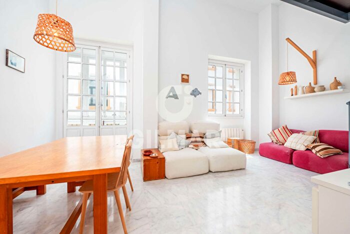 Casas en venta y pisos alquiler - 1
