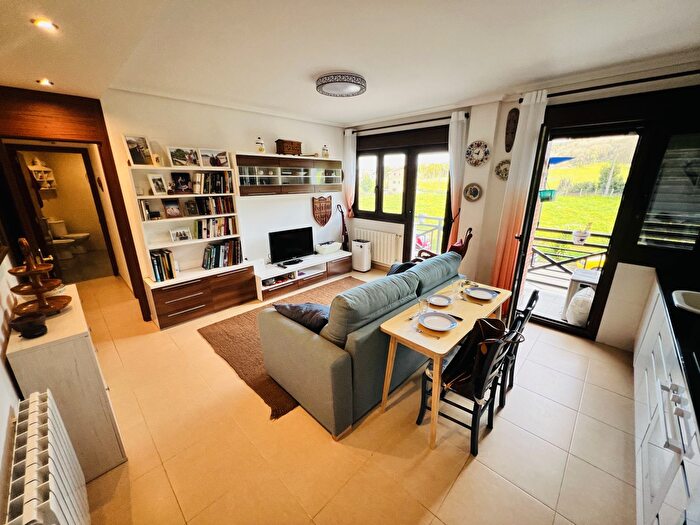 Casas en venta y pisos alquiler - 1