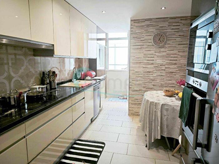 Piso en venta en San Pedro de Alcántara, San Pedro de Alcántara pueblo de 4 habitaciones