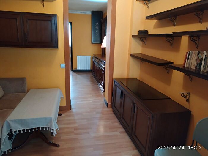 Casas en venta y pisos alquiler - 2
