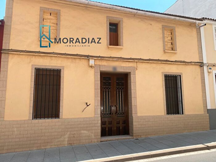 Casas en venta y pisos alquiler - 1