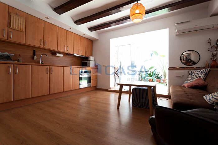 Casas en venta y pisos alquiler - 3