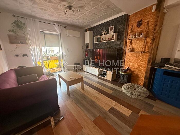 Casas en venta y pisos alquiler - 2