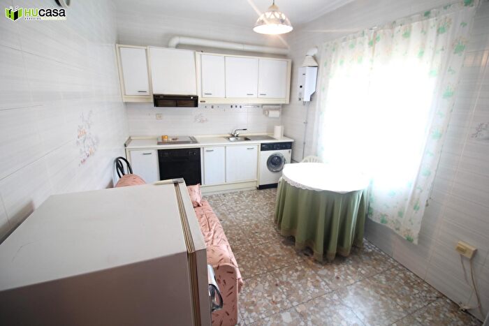 Casas en venta y pisos alquiler - 3