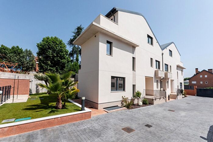Casas en venta y pisos alquiler - 1