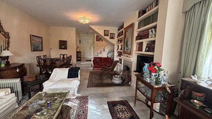 Casas en venta y pisos alquiler - 3
