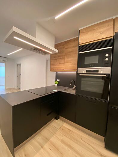 Casas en venta y pisos alquiler - 3