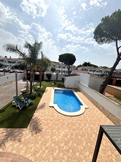 Casas en venta y pisos alquiler - 3