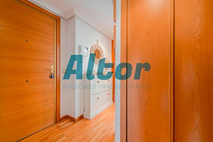Casas en venta y pisos alquiler - 3