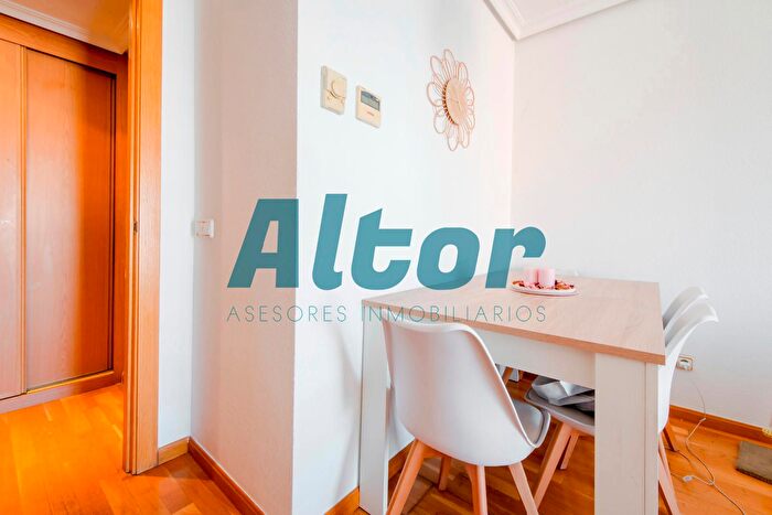 Casas en venta y pisos alquiler - 2