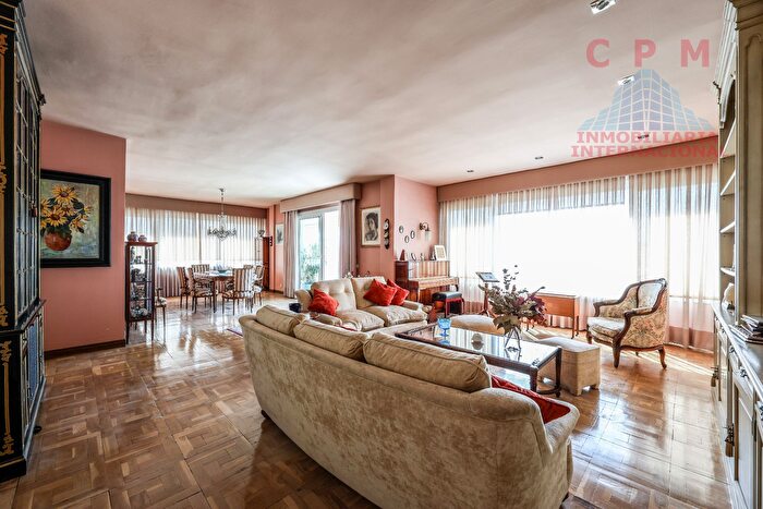 Piso en alquiler en Fuencarral El Pardo, Fuentelarreina de 3 habitaciones