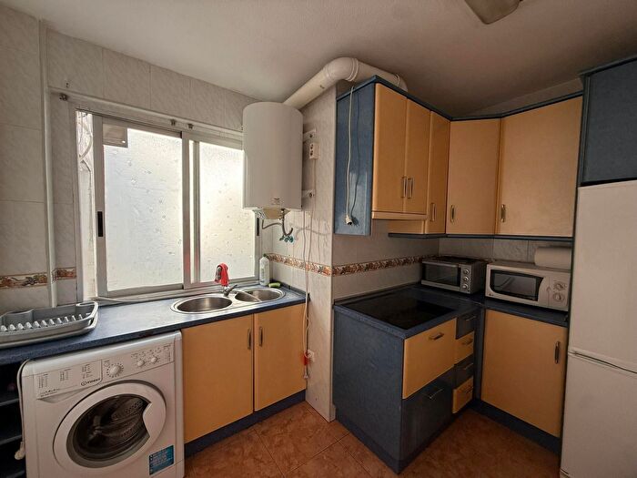 Casas en venta y pisos alquiler - 3
