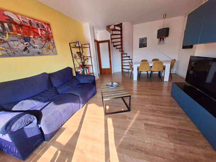 Casas en venta y pisos alquiler - 3