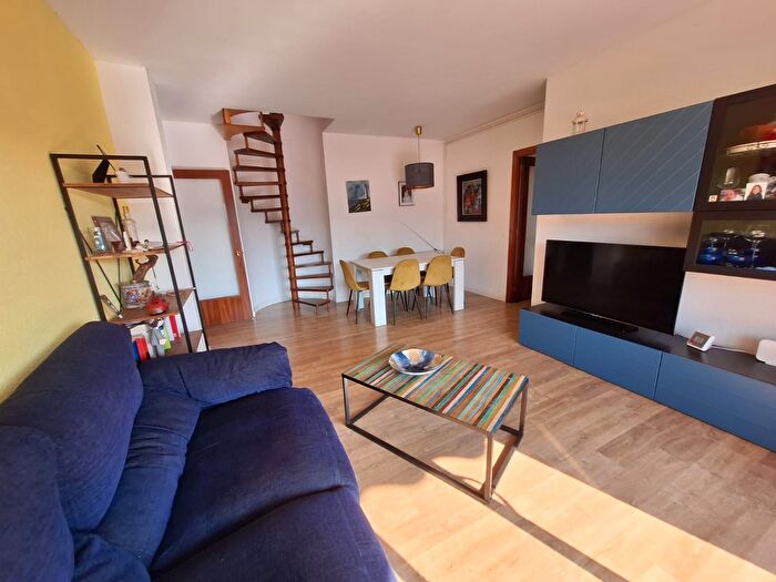 Casas en venta y pisos alquiler - 1