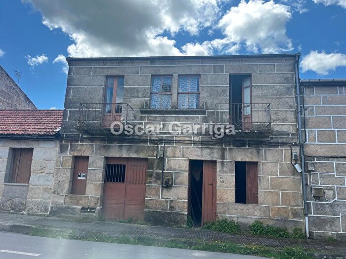 Casa en venta en San Amaro, Ourense de 4 habitaciones