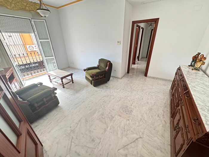 Casas en venta y pisos alquiler - 2