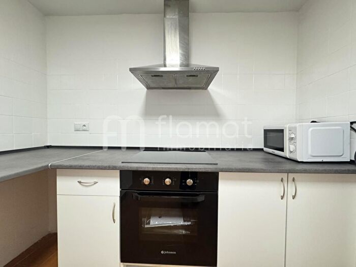 Casas en venta y pisos alquiler - 3