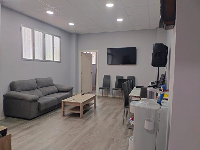 Casas en venta y pisos alquiler - 1