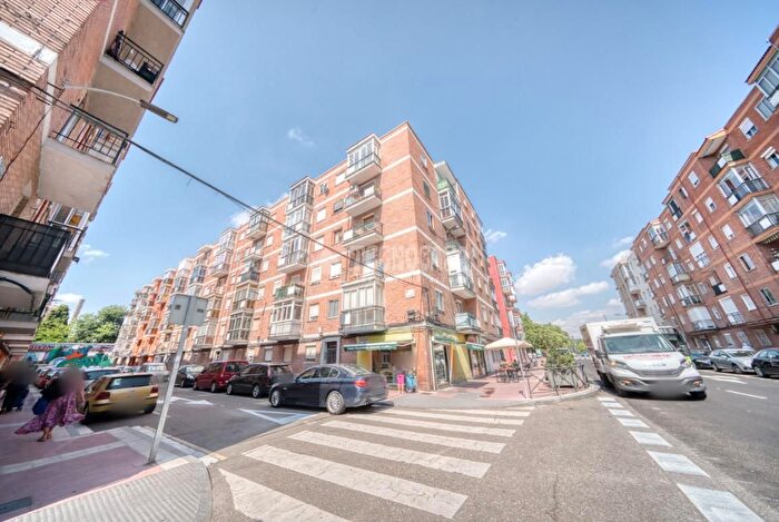 Casas en venta y pisos alquiler - 1
