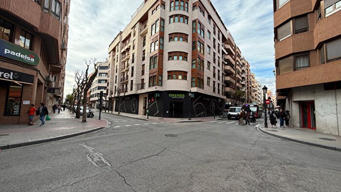 Casas en venta y pisos alquiler - 1