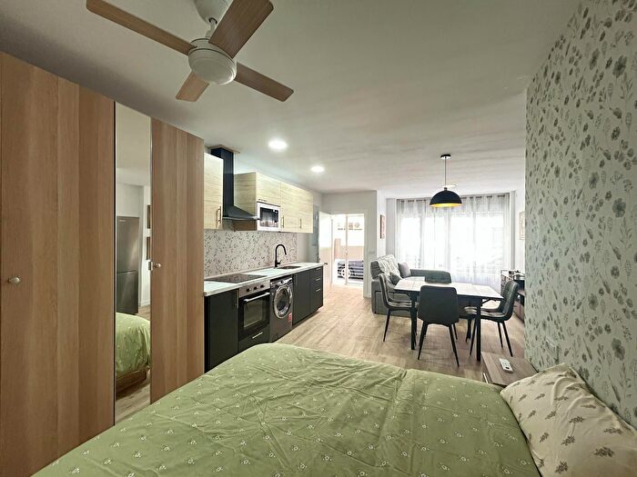 Casas en venta y pisos alquiler - 2