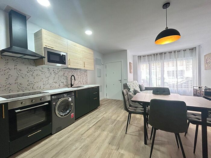 Casas en venta y pisos alquiler - 1
