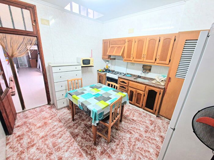 Casa en venta en Tavernes de la Valldigna, Valencia de 3 habitaciones