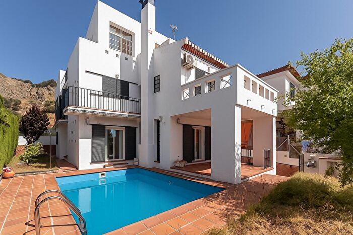 Casa en venta en Albolote, Granada de 6 habitaciones