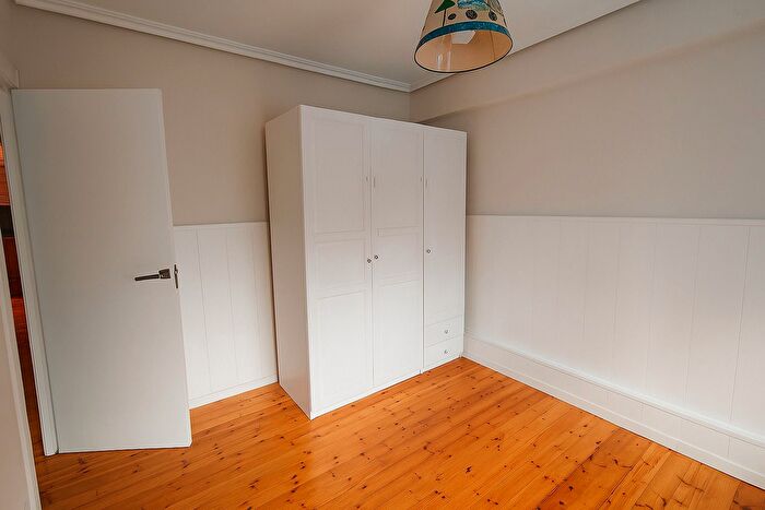 Casas en venta y pisos alquiler - 3