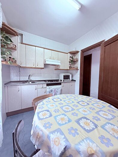 Casas en venta y pisos alquiler - 3