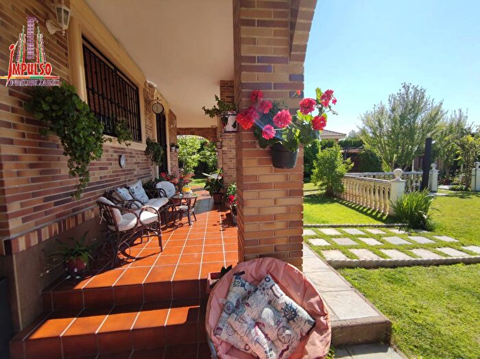 Casas en venta y pisos alquiler - 1