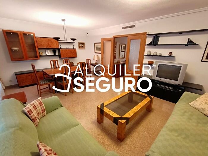Piso en alquiler en San Blas, Santo Domigo de 4 habitaciones