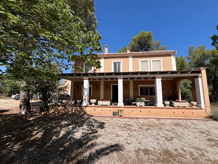 Casa en venta en Cocentaina, Alicante de 5 habitaciones