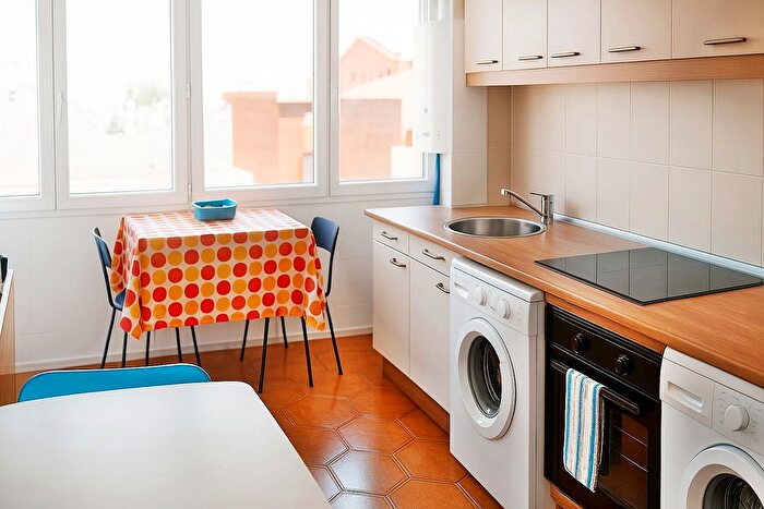 Casas en venta y pisos alquiler - 3