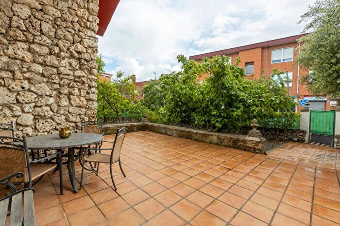Casas en venta y pisos alquiler - 1
