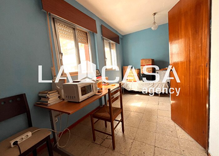 Casas en venta y pisos alquiler - 3