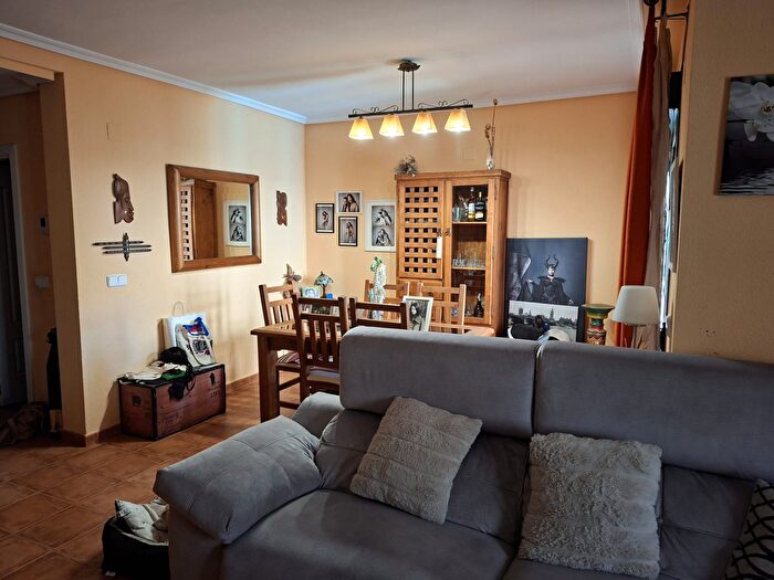 Casa en venta en Talavera la Nueva, Talavera de la Reina de 5 habitaciones