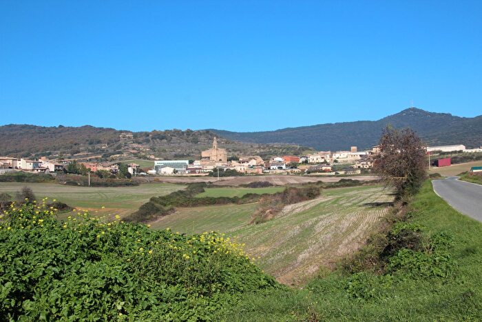 Casa en venta en Arellano, Navarra de 9 habitaciones